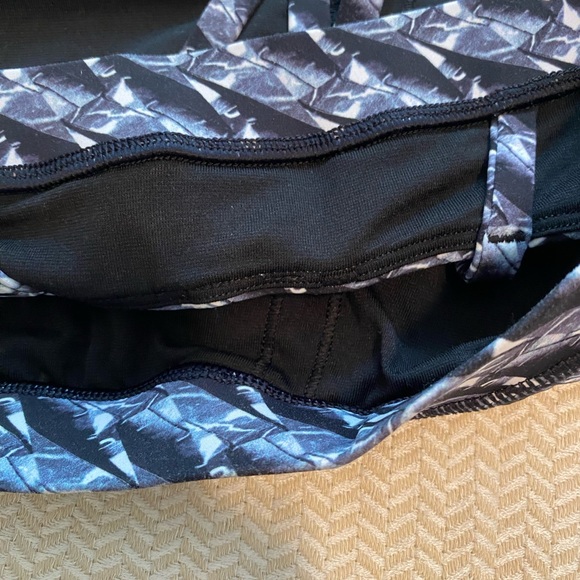 Lululemon Energy bra size 6 - Picture 2 of 6